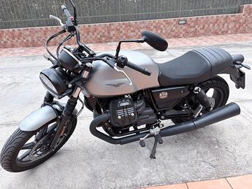Moto Guzzi - V7 Stone - Argento - 850cc - 2022
