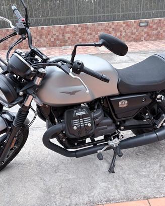 Moto Guzzi - V7 Stone - Argento - 850cc - 2022