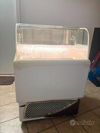 Banco vetrina per gelato Tecfrigo Carisma 4+4