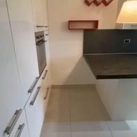 Cucina completa (compresa di frigo, forno, cappa)