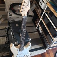 chitarra  elettrica come nuova mai usata con ampli