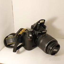 Fotocamera Reflex Nikon D5000 con obiettivo 18-55