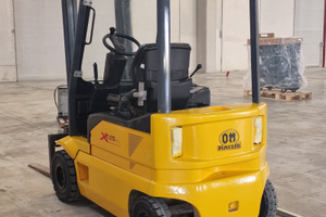 Carrello elevatore OM XE15