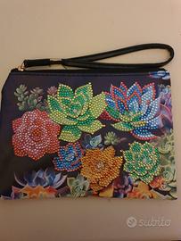 POCHETTE  PORTATRUCCO TROUSSE FIORI STRASS NATALE