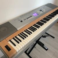 Pianoforte digitale yamaha DGX-630 tasti pesati