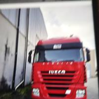 Iveco stralis  420 con pedana 