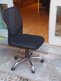 3 Poltrone su ruote  ufficio prezzo totale 60 €