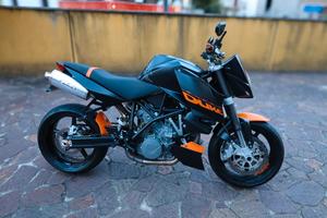 KTM SUPER DUKE 990