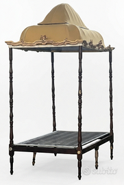 LETTO A BALDACCHINO A CORONA