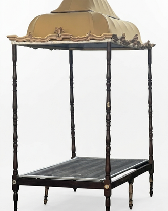 LETTO A BALDACCHINO A CORONA