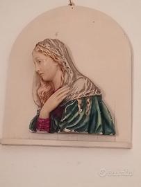 scultura della madonna antica