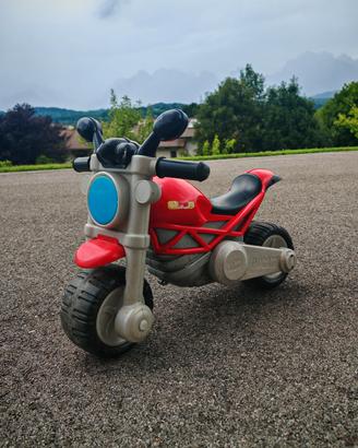 moto ducati cavalcabile