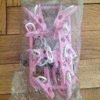 stendibiancheria con mollette per intimo calzini