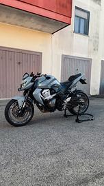 KAWASAKI Z750