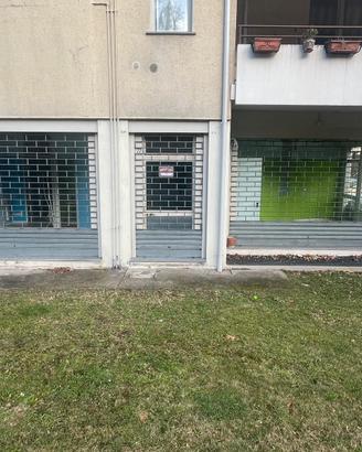 Negozio + magazino sottostante