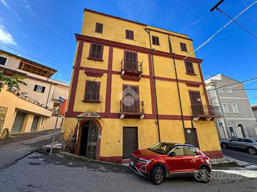 MULTILOCALE A SAN LUCIDO