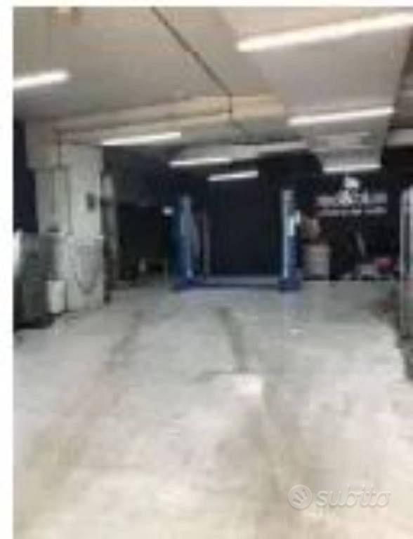 Immobile in asta di 220 m² con più di 5 locali a T - Vista 3