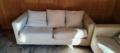 Divani in tessuto colore beige