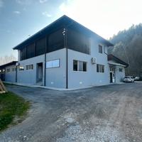 Capannone industriale indipendente con abitazione