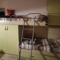 camera a ponte con due letti