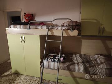 camera a ponte con due letti