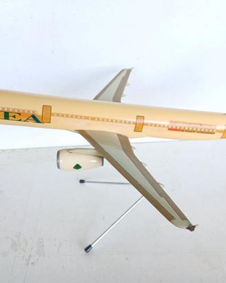 Airbus A321 MEA Scala 1:100