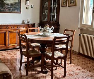Tavolo rotondo in legno