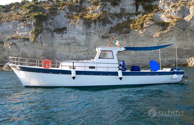 Gozzo cabinato in legno con pilotina 9,8m 100CV