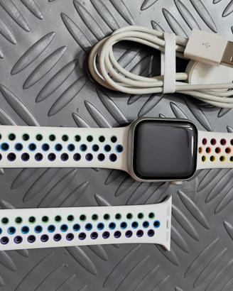 Apple Watch serie 6 GPS Nike+ cassa 40mm alluminio