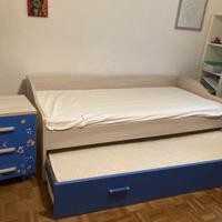 Letto bambino doppio materasso e comodino