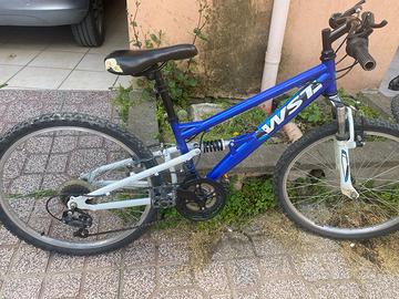 Bici blu WST 24"