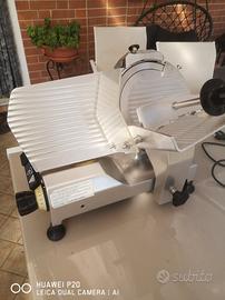 affettatrice semi professionale