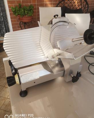 affettatrice semi professionale
