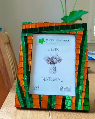 cornice mosaico 13x18 di specchi verde e arancio
