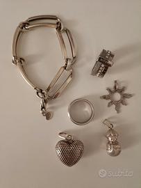 Ciondoli,anelli, bracciali 