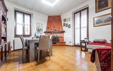 Casa indipendente con area esterna