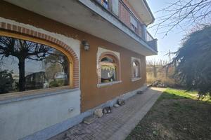 BIFAMILIARE A CASTIGLIONE TINELLA