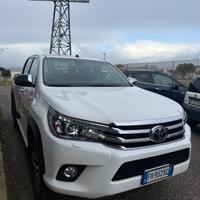 Toyota Hilux 2.4 D-4D 4WD Executive my17" IVA ESP
