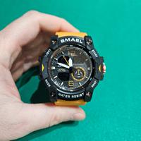 Orologio (stile G-SHOCK)