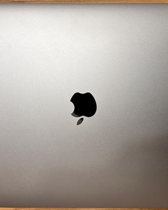 Macbook Pro 15 i9 16GB SSD 1TB