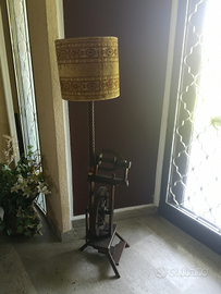 Arcolaio in legno con lampada