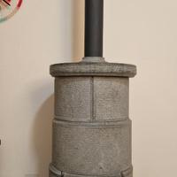 Stufa a legna in pietra ollare
