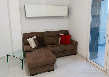 Semi-nuovo- Divano Modello Katia di Dondi Salotti