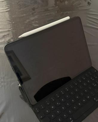 ipad pro 11 chip M1 + Magic keyboard + Apple penc