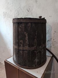 acetaia antica, botte per fare aceto vintage