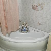 Vasca da Bagno Angolare Elegante – Stile Classico