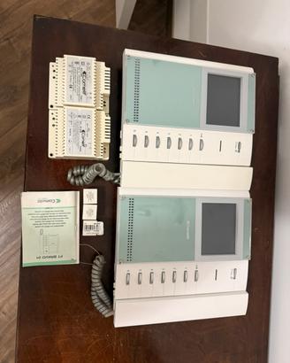 Coppia videocitofoni comelit bravo 01