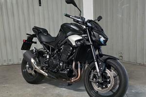 Kawasaki Z 900 Del 2025