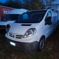 Nissan renault trafic 2.0cc motore picchia