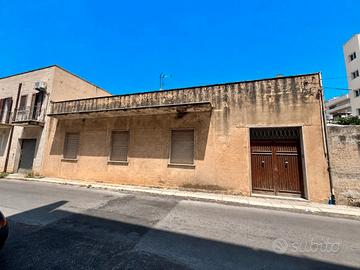 Soluzione indipendente con giardino e garage